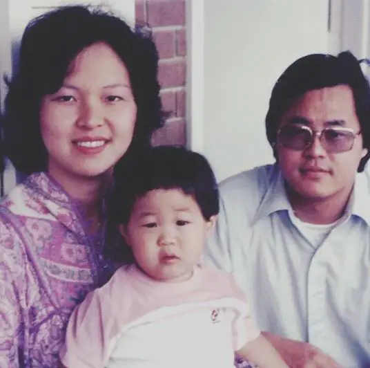 Chris-Sheng-throwback-with-mother-and-father
