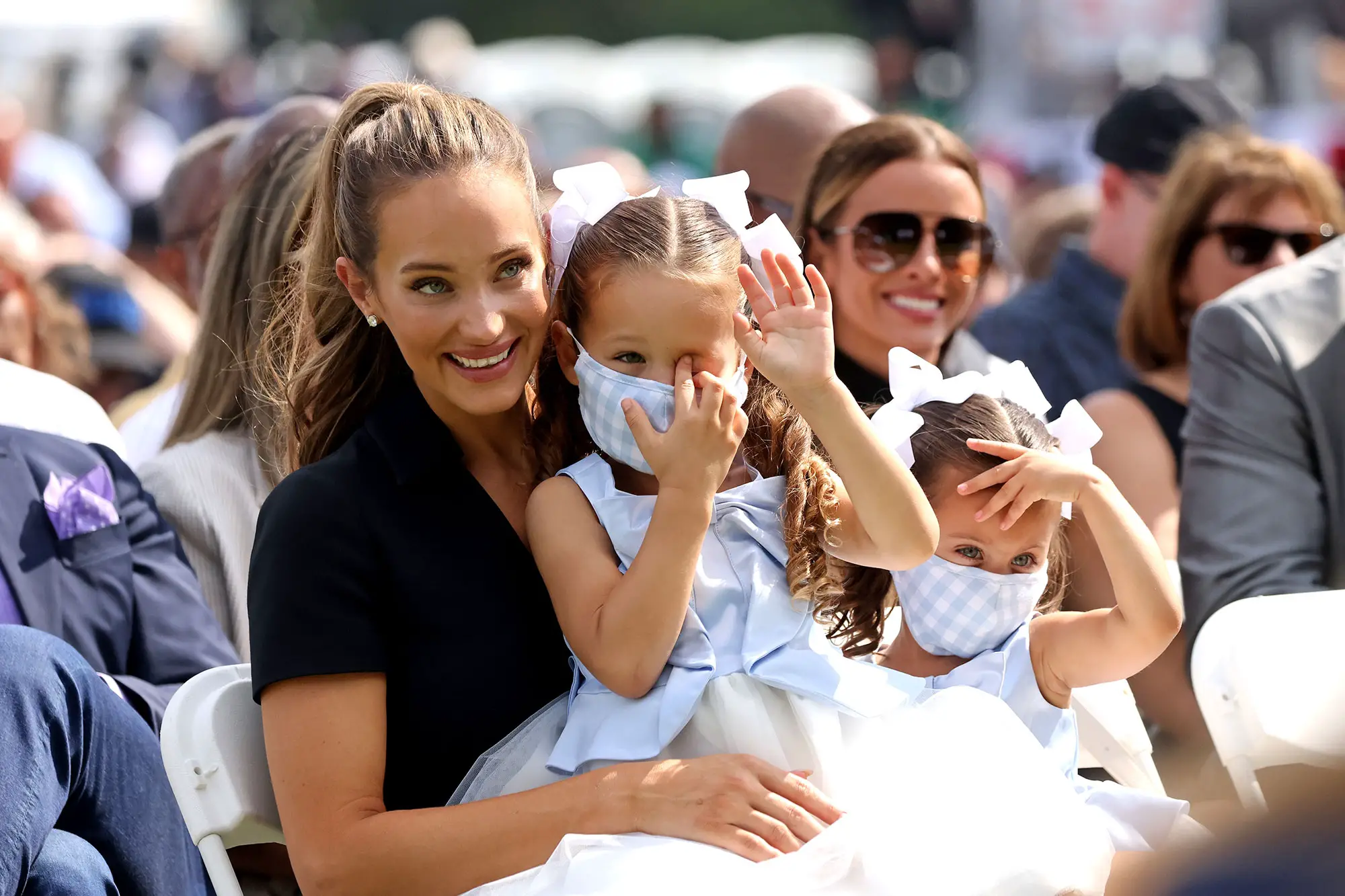 Hannah-Jeter-with-daughters