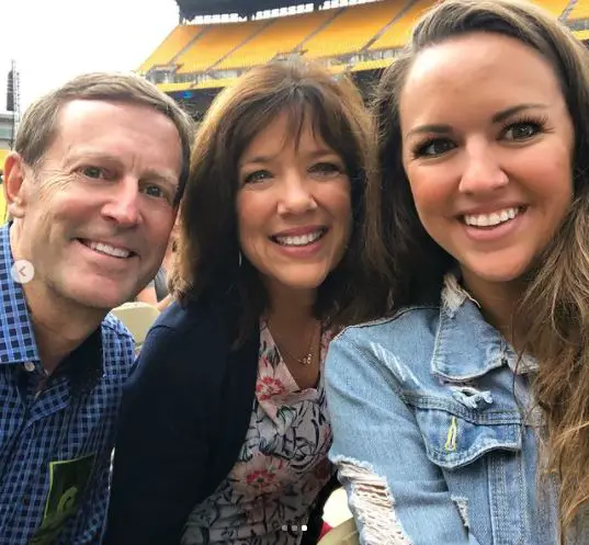 Hilary-Hoover-with-her-parents