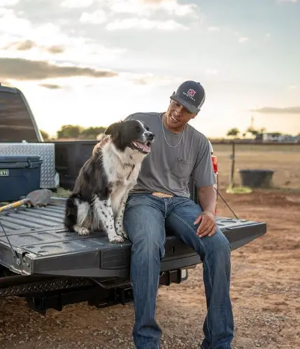 Shed-with-his-pet