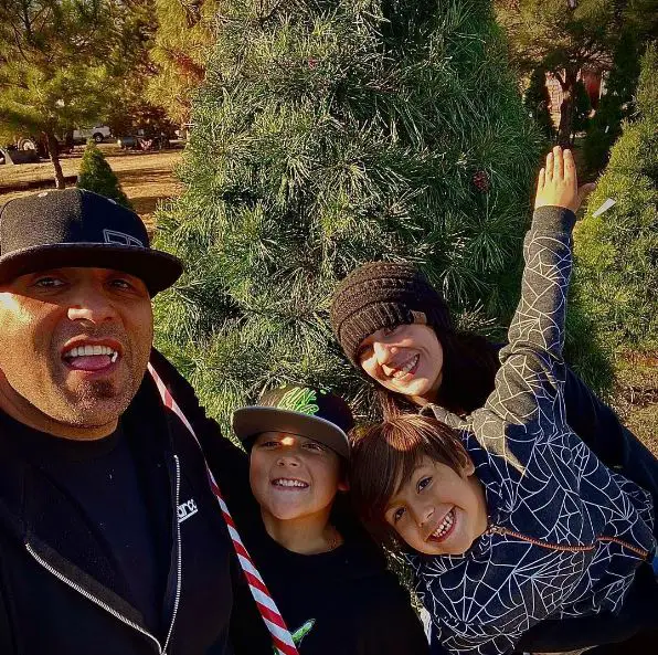 Justin-Shearer-Big-Chief-with-family