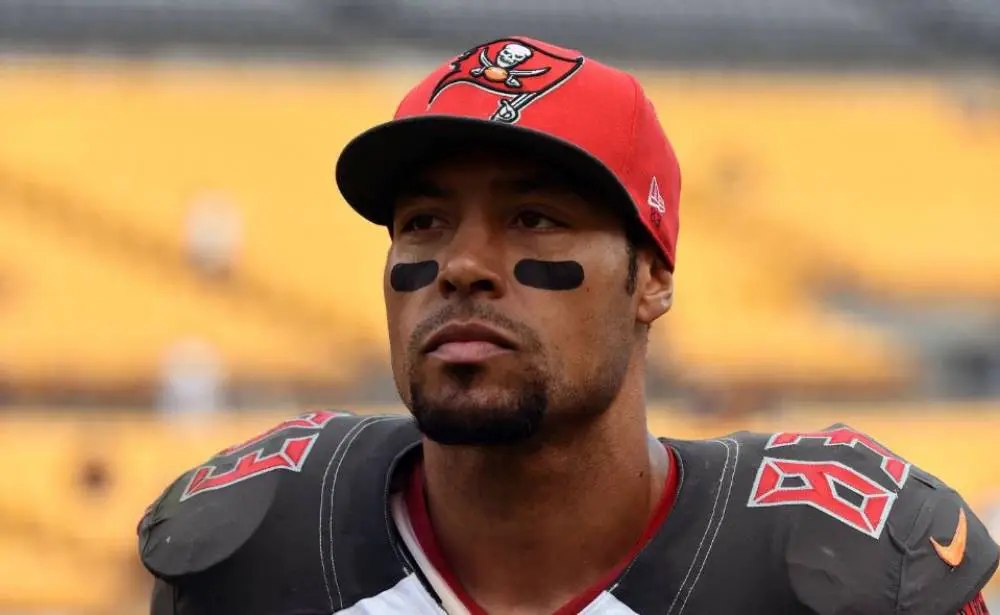 Former NFL Star Vincent Jackson Was Found Dead In Hotel Room. Investigation is Ongoing